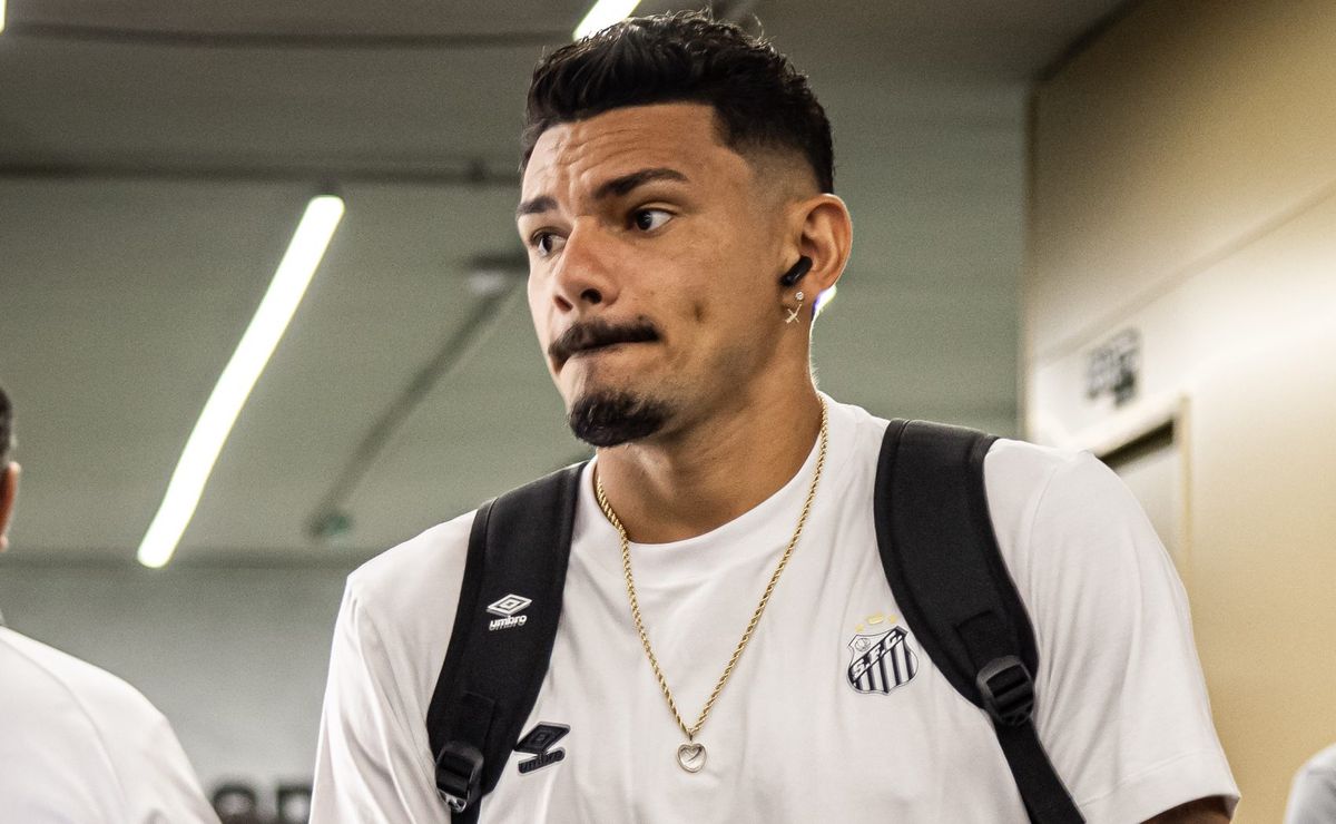 Santos topa dividir salários de Tiquinho Soares com o Mirassol e deve arcar com R$ 1 milhão