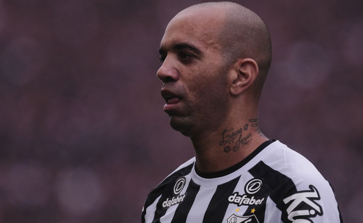 Diego Tardelli pede a permanência de Lucas Gonçalves como técnico do Atlético-MG após saída de Sampaoli