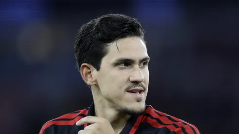 Pedro em ação durante jogo do Fla.