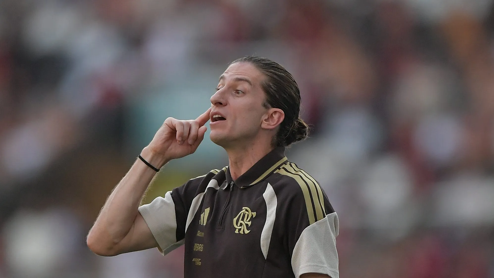 Foto: Thiago Ribeiro/AGIF – Filipe Luís ganha o reforço do camisa 9 diante do Lanús.
