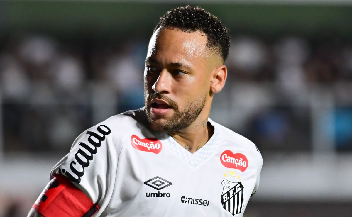 Após dois meses fora, Neymar tem bom desempenho contra o Velo Clube pelo Santos