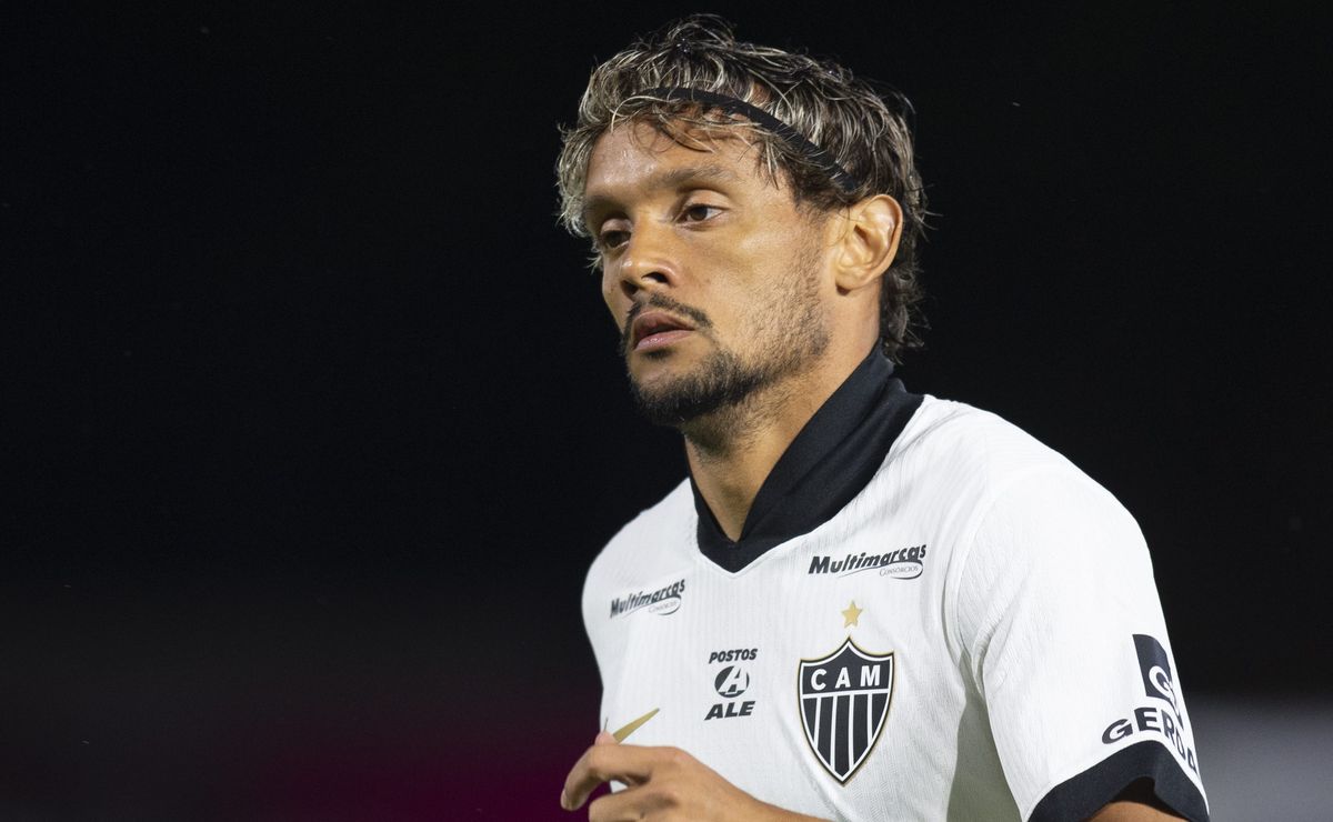 Lucas Gonçalves não poupa elogios a Gustavo Scarpa após goleada: “Pode jogar em diversas funções”