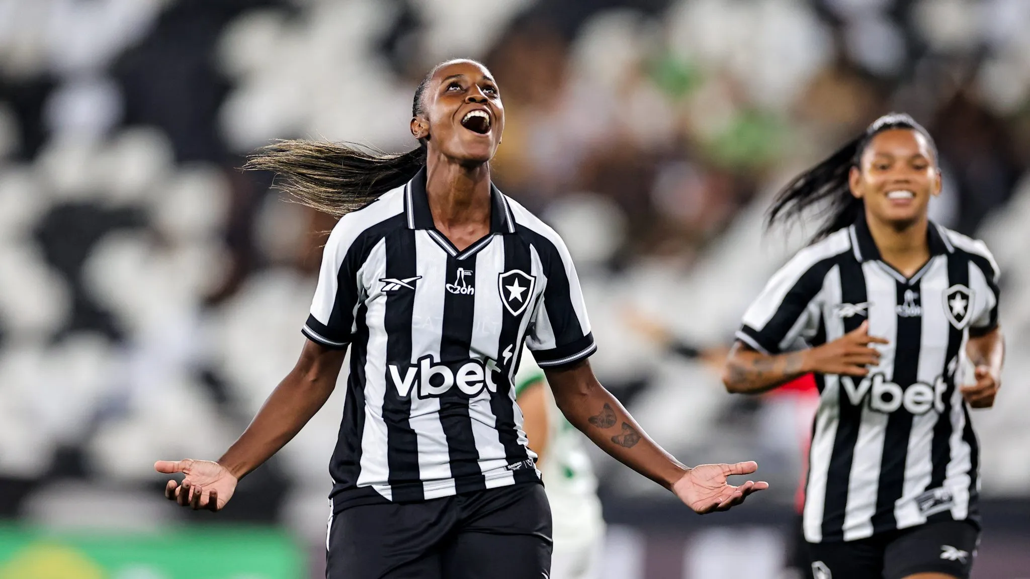 Fernanda Tipa celebra gol pelo Botafogo