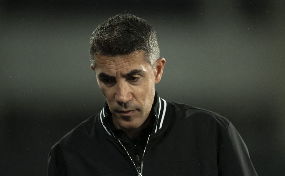 Atlético-MG bate martelo sobre Bruno Lage e contratação do técnico português é descartada
