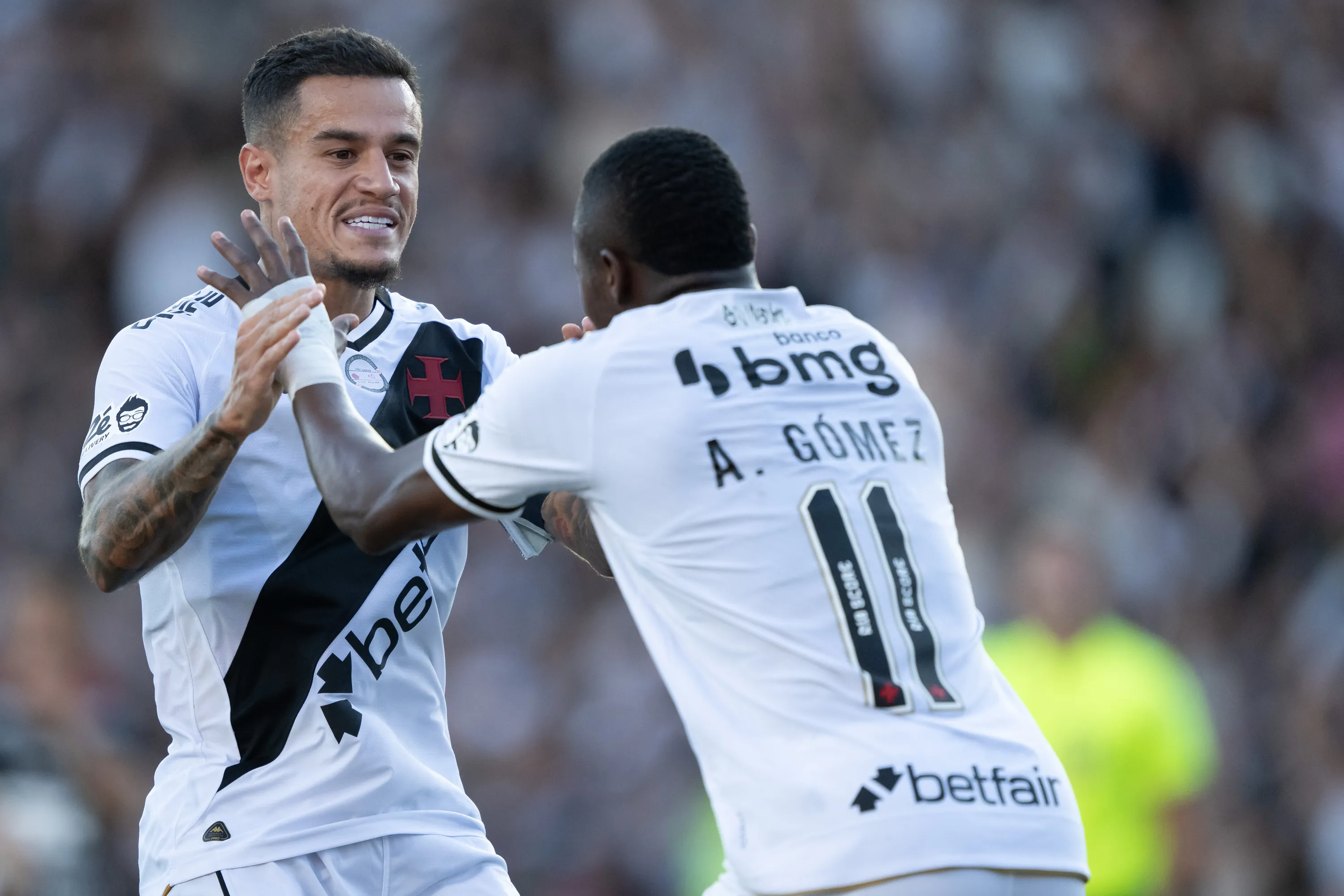 Andrés Gómez se torna protagonista no Vasco. Foto: Jorge Rodrigues/AGIF