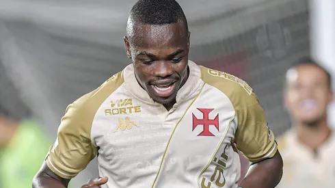 Andrés Gómez bate até Yamal para assumir liderança em ranking de dribles mundial