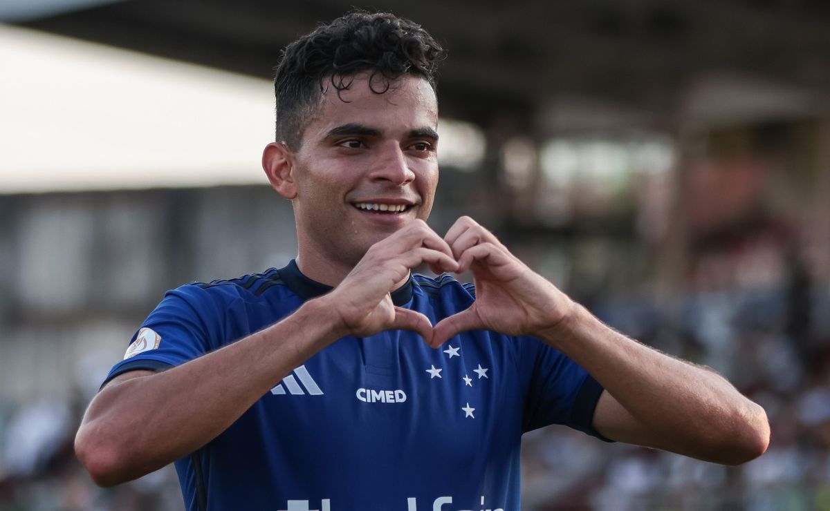 Bruno Rodrigues desembarca em BH para assinar com o Cruzeiro: “Acho que estou no clube certo…”