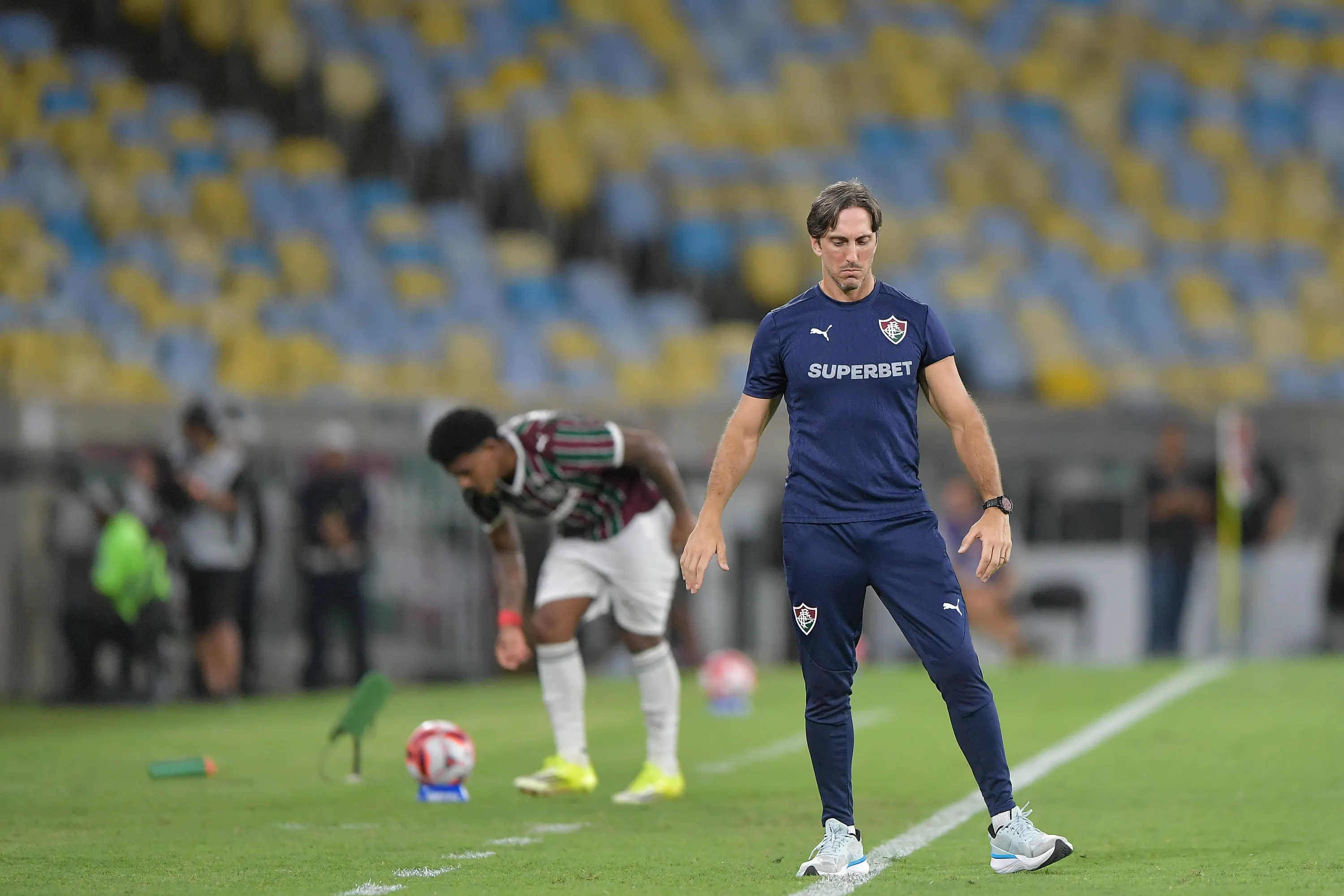 Zubeldía fala sobre possibilidade de contratar zagueiro. Foto: Thiago Ribeiro/AGIF