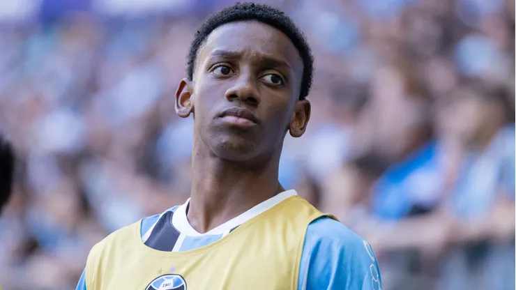 RS - PORTO ALEGRE - 13/09/2025 - BRASILEIRO A 2025, GREMIO X MIRASSOL - Gabriel Mec jogador do Gremio durante partida contra o Mirassol no estadio Arena do Gremio pelo campeonato Brasileiro A 2025. Foto: Liamara Polli/AGIF