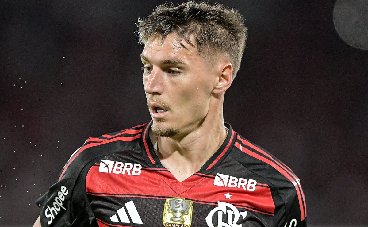 Flamengo libera Varela contra o Lanús na Recopa Sul-Americana e Filipe Luís deve deixá-lo na reserva