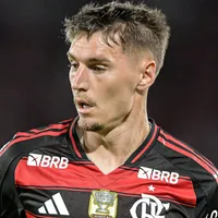 Varela é liberado para Lanús X Flamengo, mas será reserva