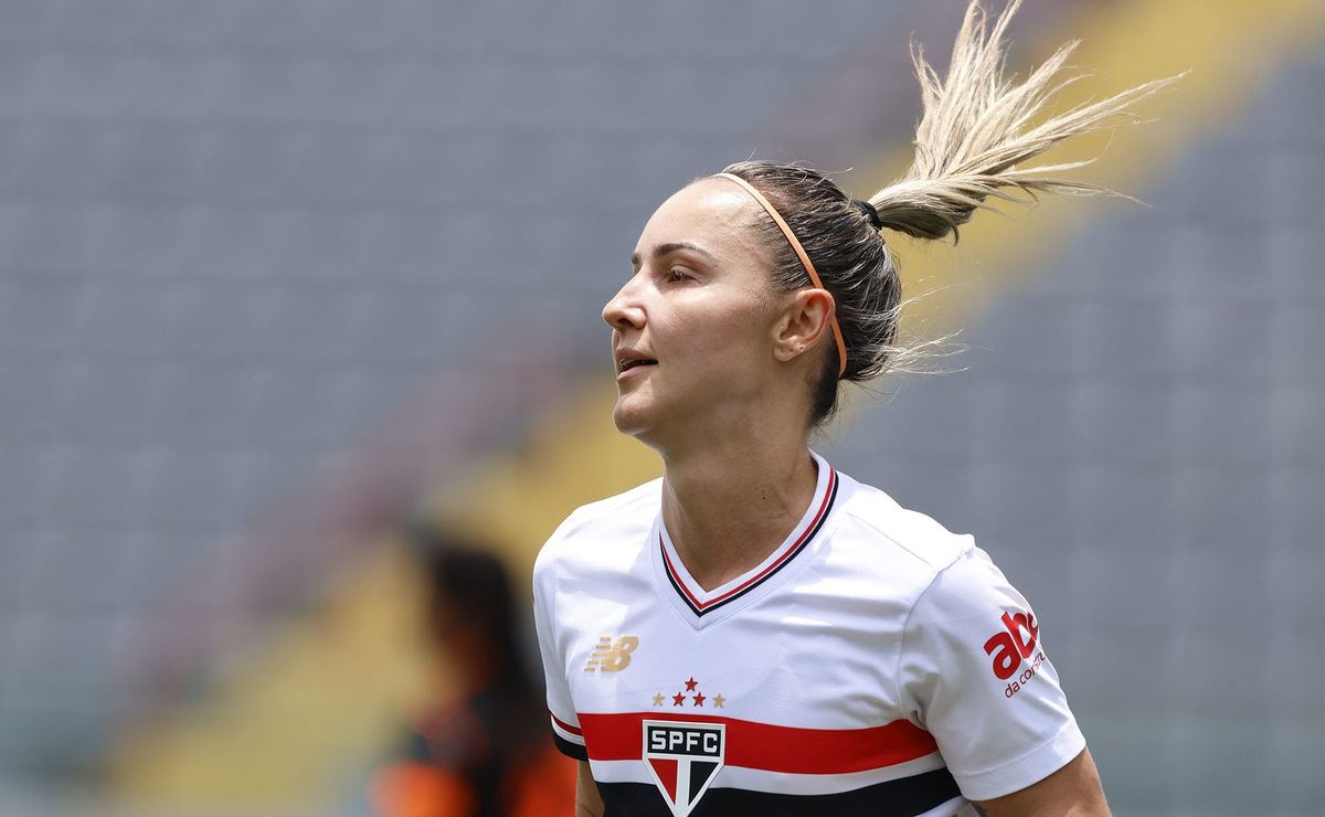 São Paulo vira sobre o Internacional e vence na estreia do Brasileirão Feminino