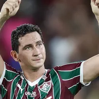 Ganso recebe homenagem por atingir 300 jogos pelo Fluminense