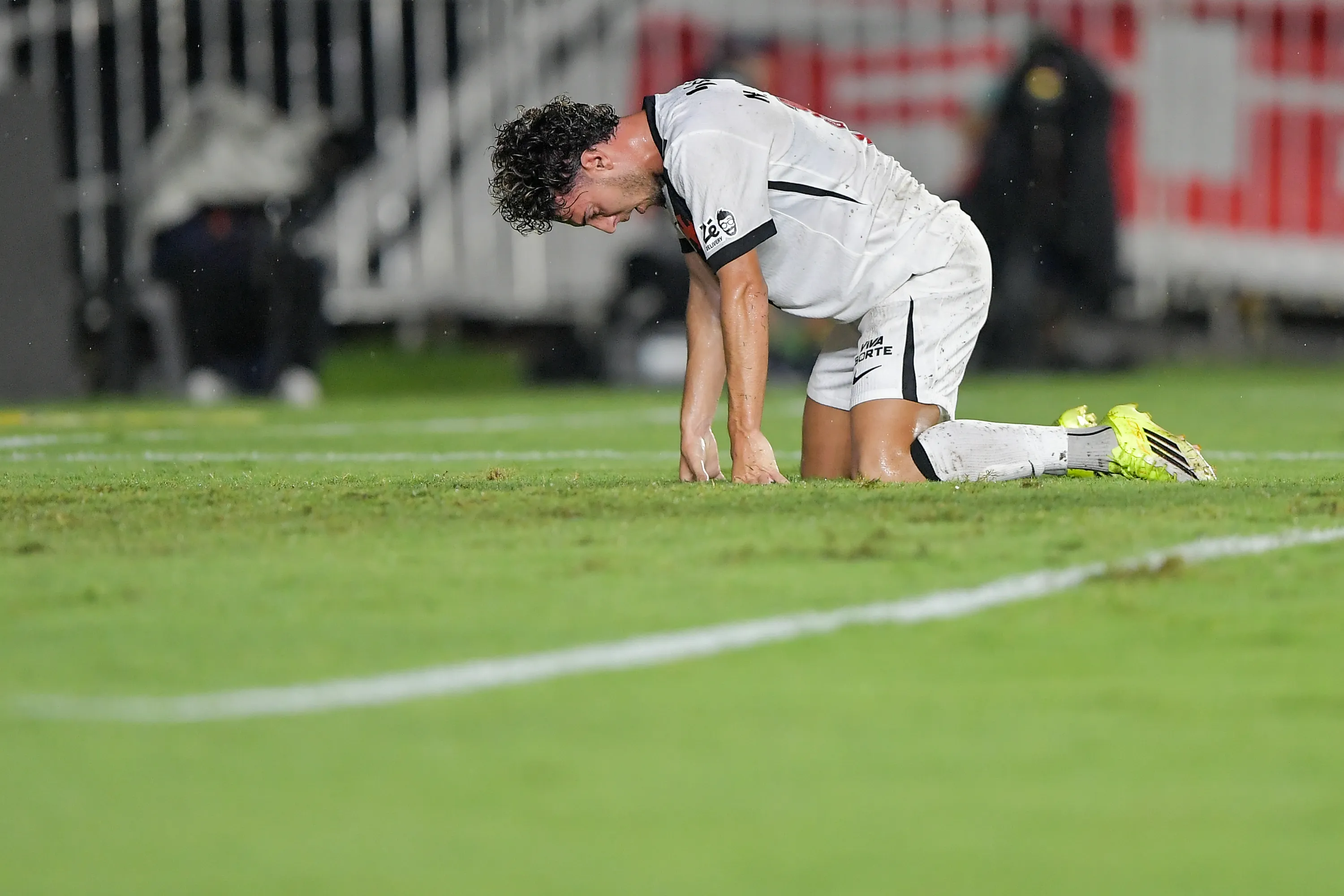 Nuno Moreira lamenta chance perdida. Foto: Thiago Ribeiro/AGIF