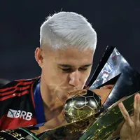 Filipe Luís conversa com Luiz Araújo