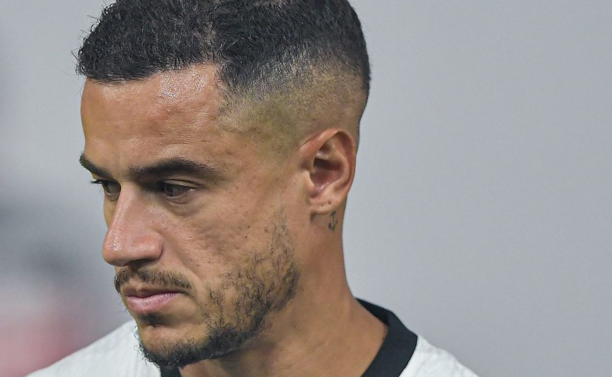 Coutinho toma decisão sobre futuro no Vasco e aguarda proposta da diretoria; craque quer permanecer