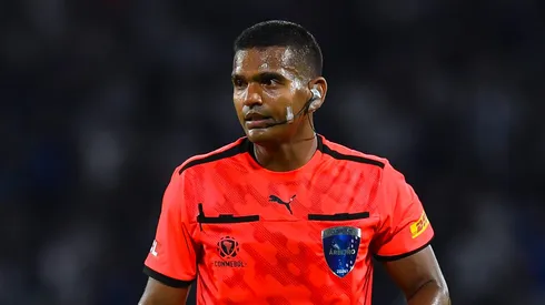 Alexis Herrera árbitro da partida válida pelo jogo de ida da Recopa