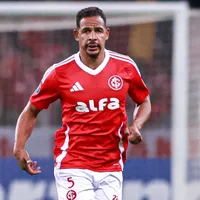 Ex-Internacional, Fernando critica desfile de carnaval que exaltou Lula