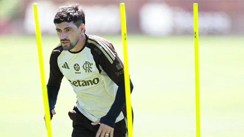 Arrascaeta durante treino pelo Flamengo. Foto: Gilvan de Souza/Flamengo
