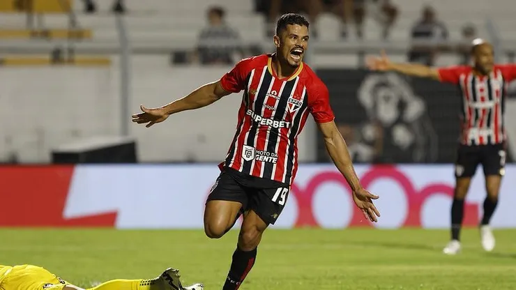 Lucas Ramon marcou seu primeiro gol pelo São Paulo na partida contra a Ponte Preta. Foto: Rubens Chiri/São Paulo FC