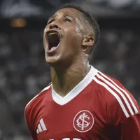 Renovação de Vitinho no Inter trava, mas Santos desiste do atacante