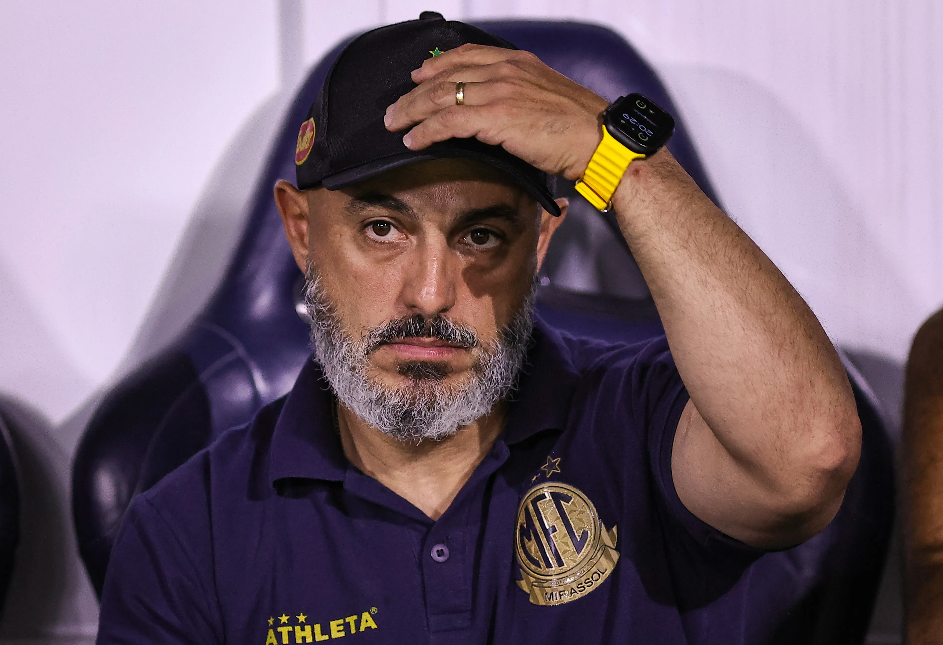 Rafael Guanaes técnico do Mirassol durante partida contra o Palmeiras no estadio Arena Barueri pelo campeonato Paulista 2026.  Foto: Fabio Giannelli/AGIF