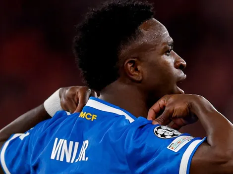 Otamendi provoca Vini Jr. e mostra tatuagem da Copa do Mundo