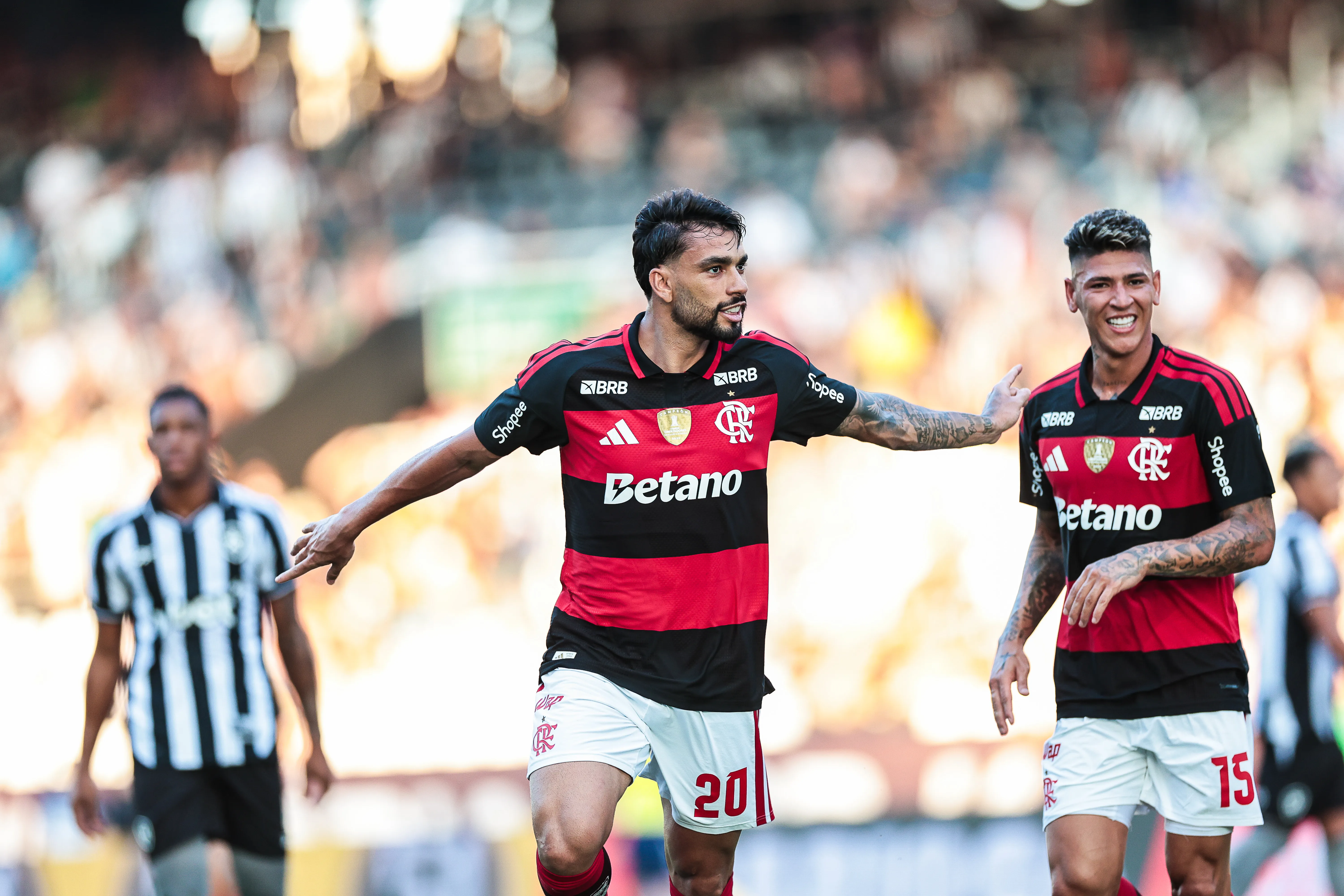 Lucas Paquetá deve ser titular contra o Lanús. Foto: Gilvan de Souza/Flamengo