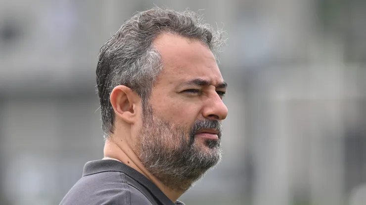 Alexandre Mattos segue na reformulação do elenco