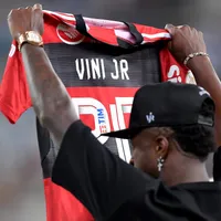 Flamengo apoia Vini Jr após craque denunciar caso de racismo