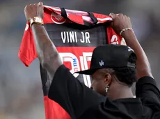 Flamengo apoia Vini Jr após craque denunciar caso de racismo