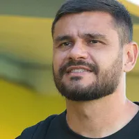 Goleiro Alex Alves é oferecido e Corinthians avalia contratação