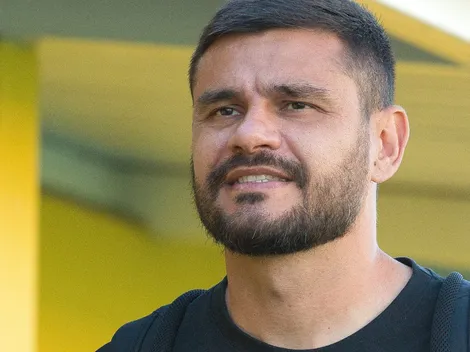 Goleiro Alex Alves é oferecido e Corinthians avalia contratação