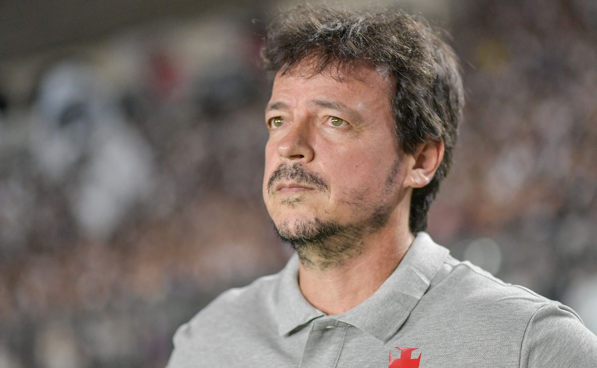 Fernando Diniz aproveita pausa em jogos para ajustes físicos e táticos