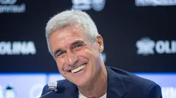 - Luis Castro fala aos jornalista durante sua apresentacao oficial como tecnico do Gremio em coletiva de imprensa realizada no Arena do Gremio. Foto: Maxi Franzoi/AGIF