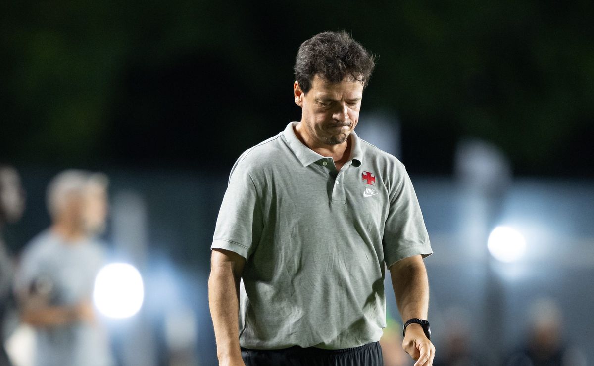 Pedrinho e Felipe bancam Diniz no Vasco e travam embate interno com parte da diretoria