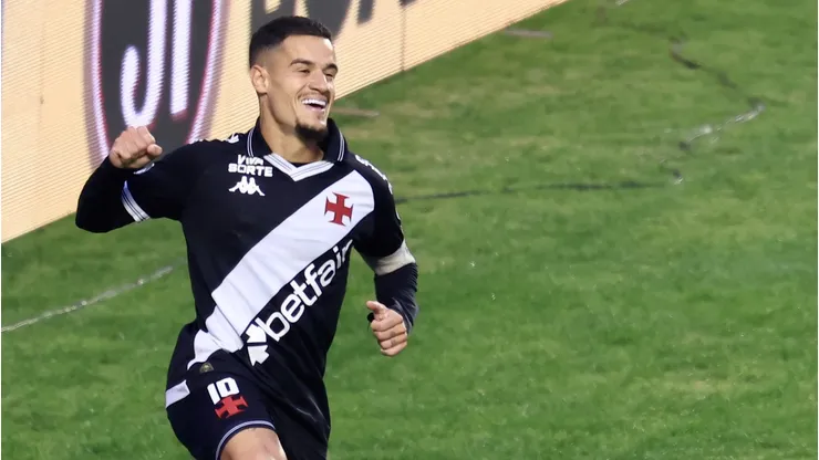 SP - SAO PAULO - 17/08/2025 - BRASILEIRO A 2025, SANTOS X VASCO - COUTINHO jogador do Vasco comemora seu gol durante partida contra o Santos no estadio Morumbi pelo campeonato Brasileiro A 2025. Foto: Marcello Zambrana/AGIF