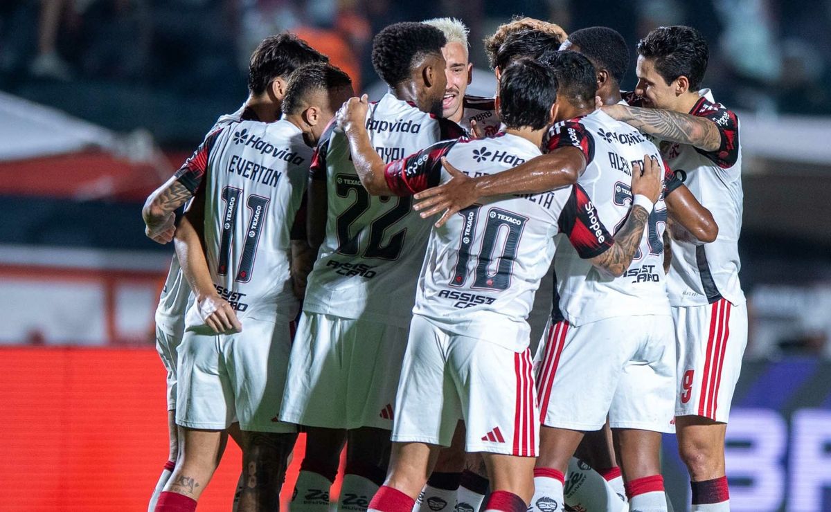 De retranca em 2012 a favorito continental: Flamengo reencontra Lanús na Recopa