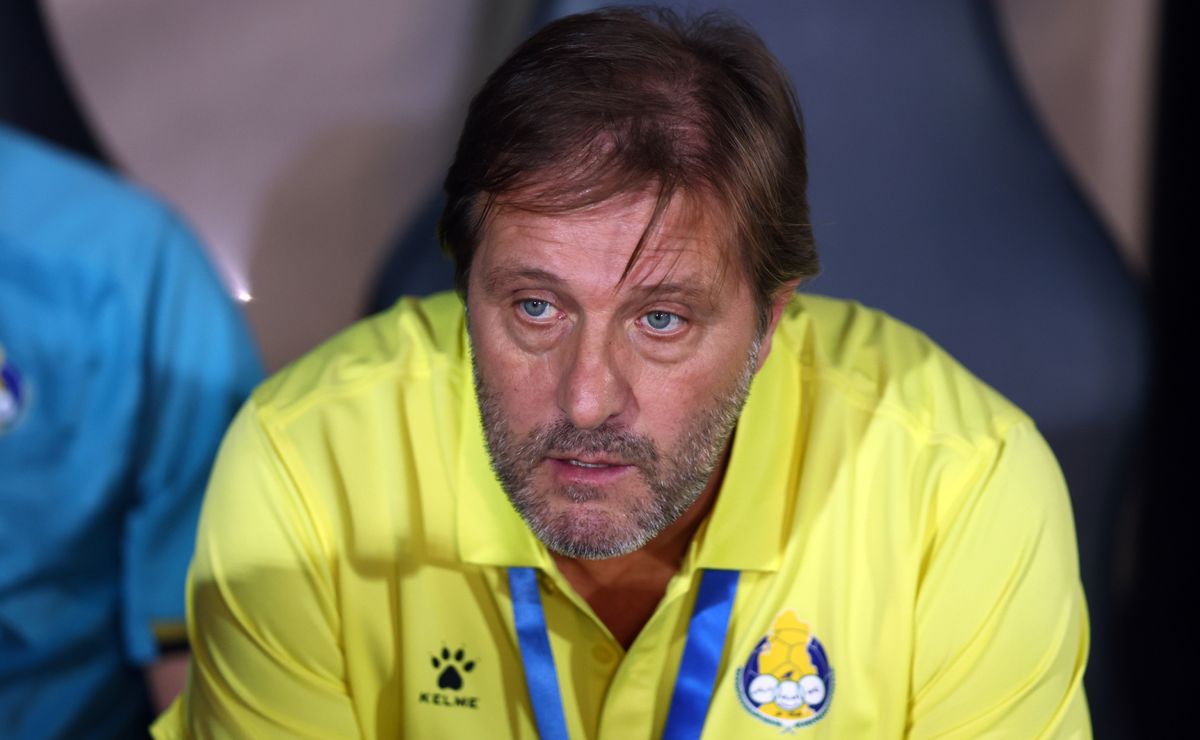 Pedro Martins recusa interesse do Atlético-MG e afasta possibilidade de assumir o clube