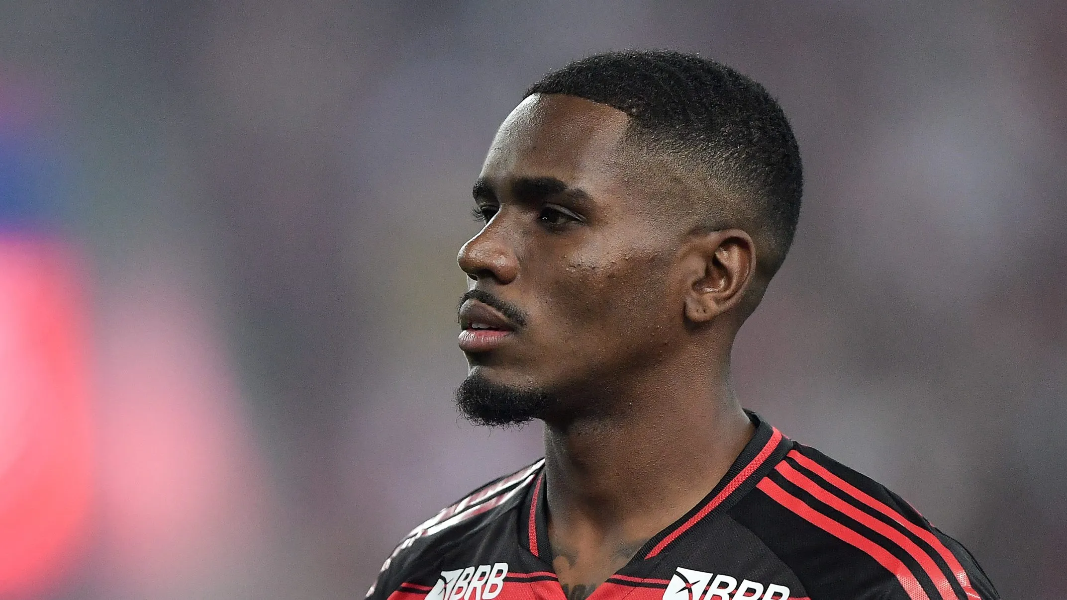 Foto: Thiago Ribeiro/AGIF – Evertton Araújo pode sair do time se Paquetá for usado mais recuado.