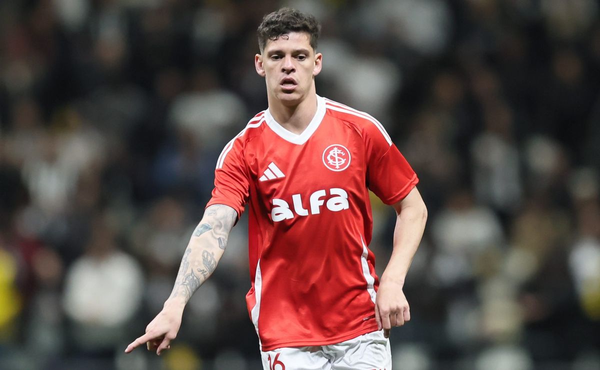 Internacional chega a oito volantes no time, fazendo do setor o mais recheado do elenco