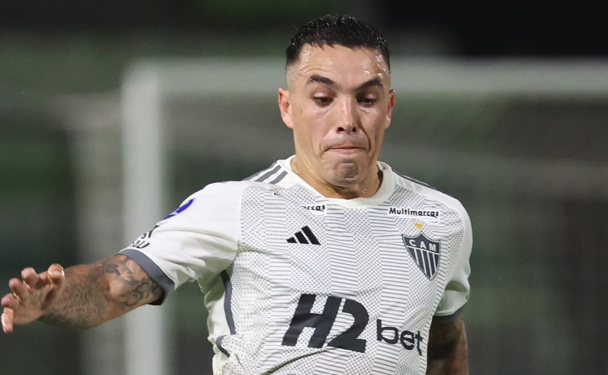Ex-lateral do Atlético-MG está perto de fechar com clube espanhol