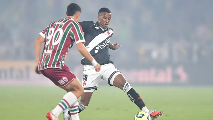 RJ - RIO DE JANEIRO - 11/12/2025 - COPA DO BRASIL 2025, VASCO X FLUMINENSE - Robert Renan jogador do Vasco durante partida contra o Fluminense no estadio Maracana pelo campeonato Copa Do Brasil 2025. Foto: Thiago Ribeiro/AGIF