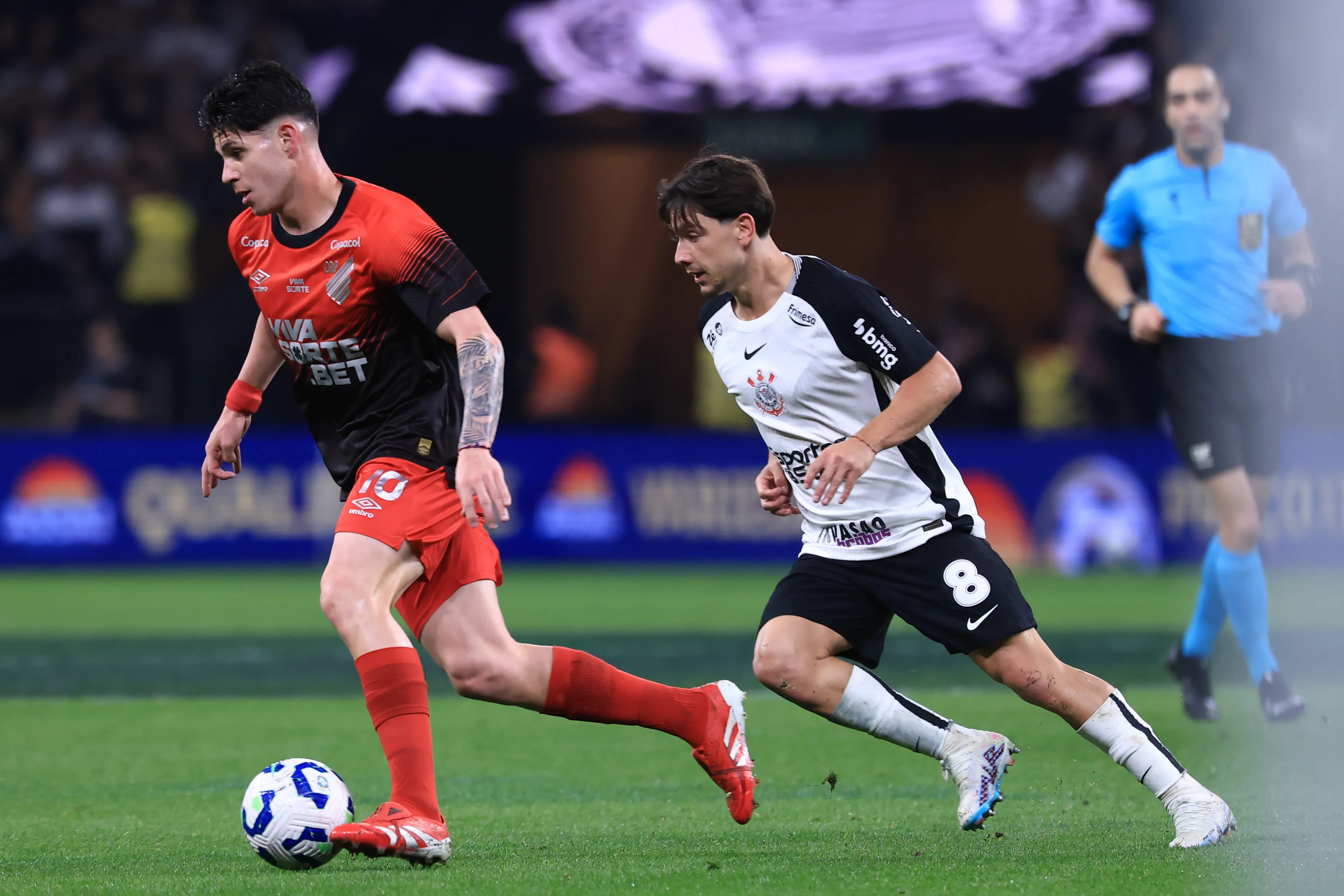 Jogador do Athletico-PR durante partida contra o Corinthians no estadio Arena Corinthians pelo campeonato Copa Do Brasil 2025. Foto: Marcello Zambrana/AGIF