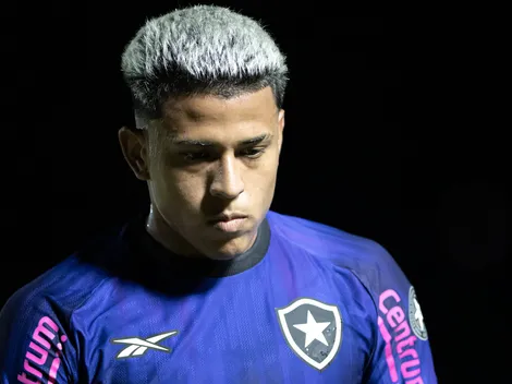 Matheus Martins perde gol inacreditável em Nacional de Potosí x Botafogo