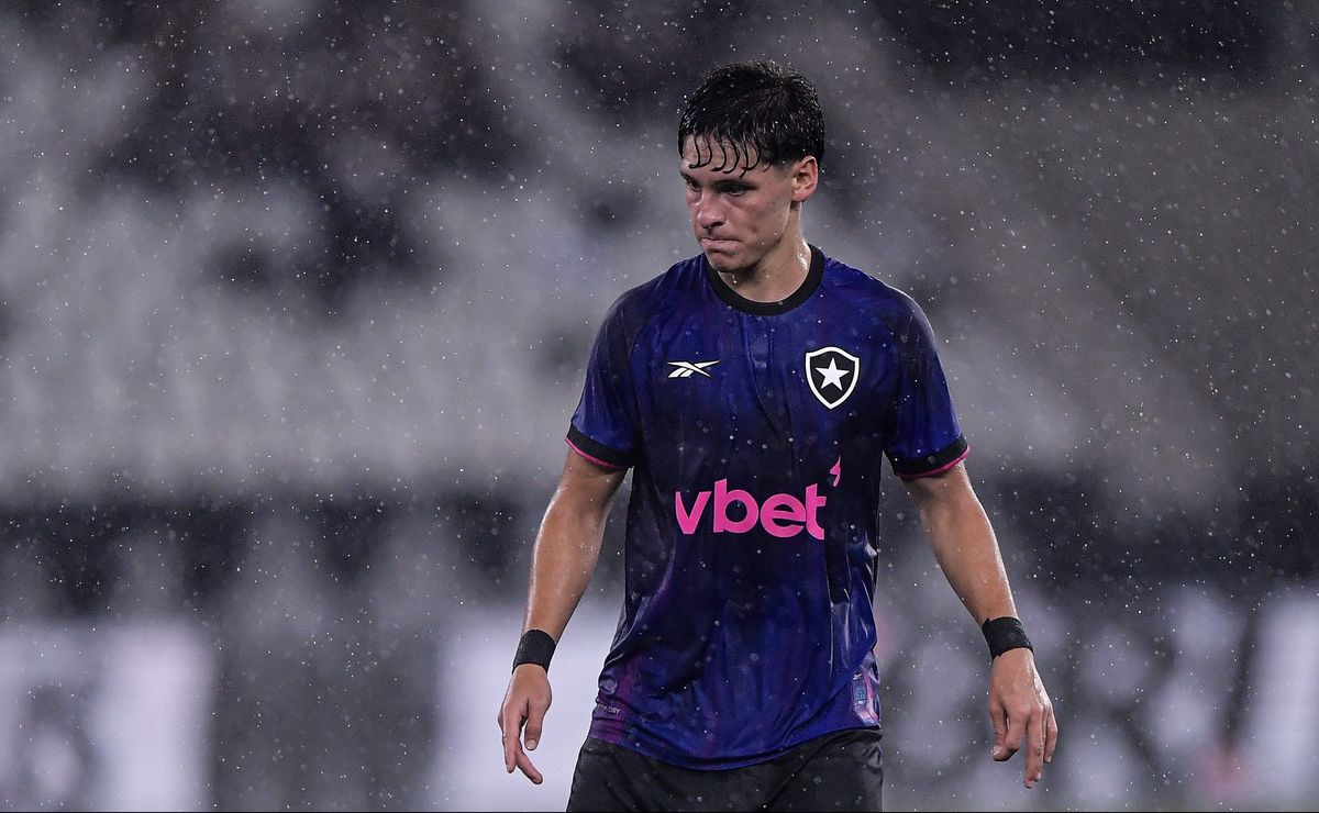 Montoro perde gol inacreditável, e Botafogo é derrotado pelo Nacional Potosí na Libertadores