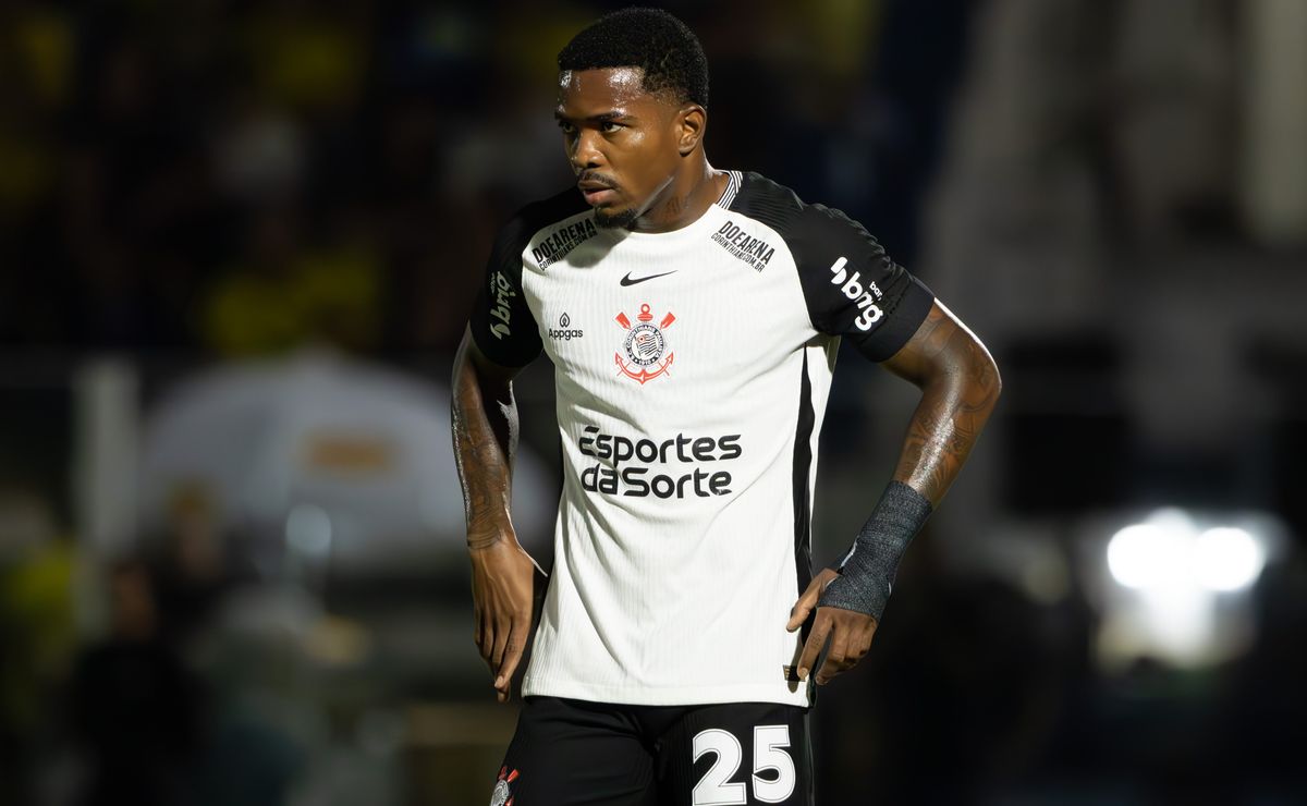 Corinthians libera Cacá dos treinamentos e destino do zagueiro deve ser o Vitória, por empréstimo