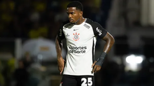 Cacá, jogador do Corinthians, lamenta durante partida contra o Mirassol no estadio Jose Maria de Campos Maia pelo campeonato Brasileiro A 2025. Foto: Joisel Amaral/AGIF