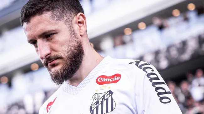 Zé Rafael entende que não está rendendo no Peixe e avalia sair antes de fim do contrato – Foto: Raul Baretta/ Santos FC.