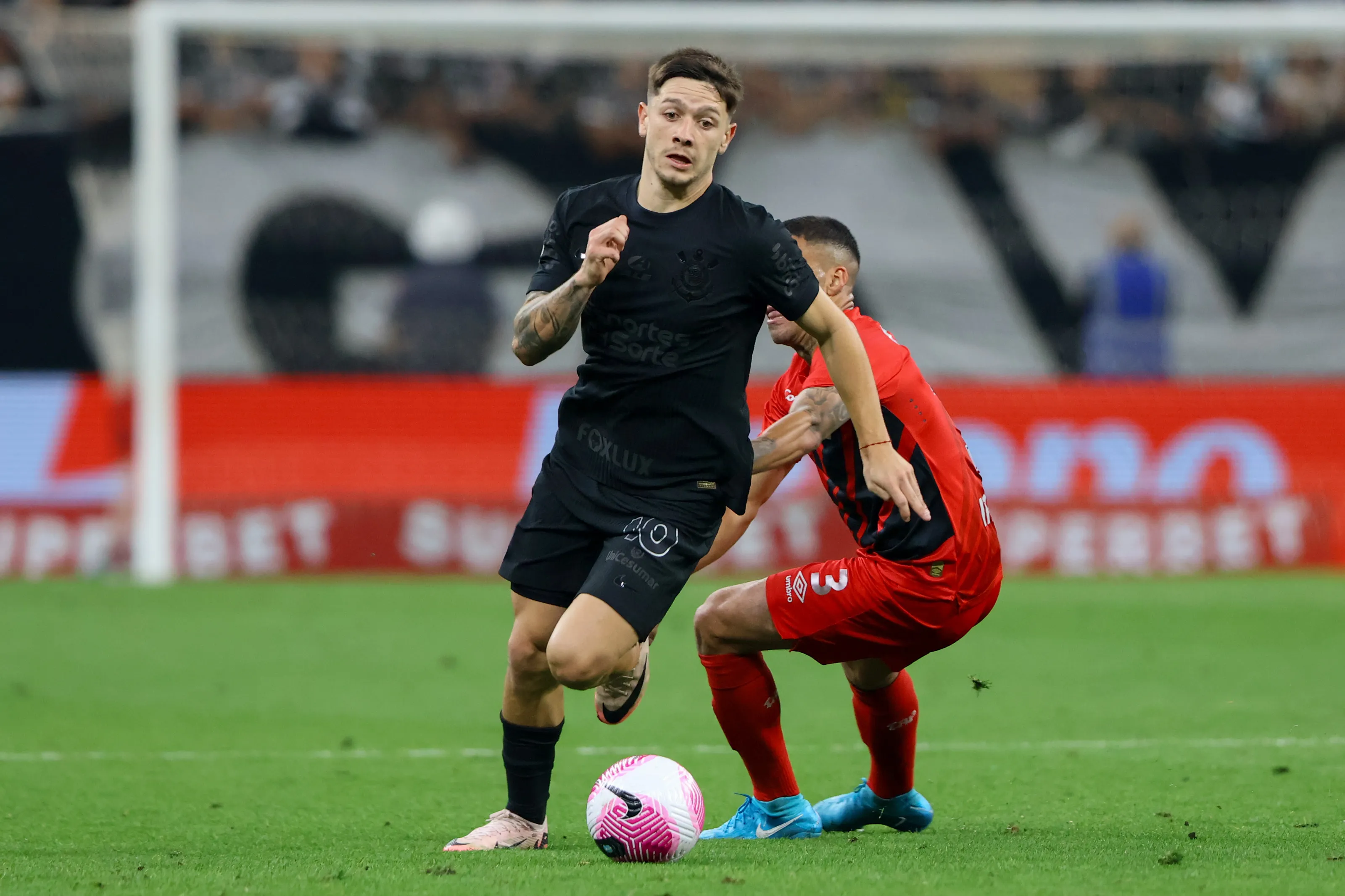 Corinthians goleou o Athletico-PR no último duelo entre as equipes pelo Brasileirão, na Neo Química Arena. Foto: Joisel Amaral/AGIF